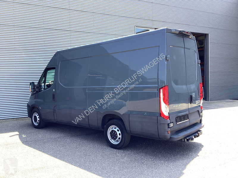 Furgoneta Iveco 35S18V 3.0 180 pk ZF Aut. L2H2...