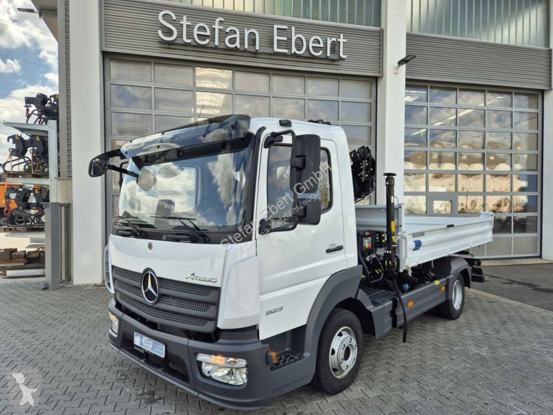 Furgoneta Mercedes 823 KK...