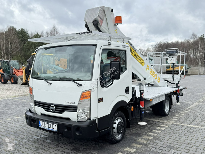 Véhicule utilitaire Nissan