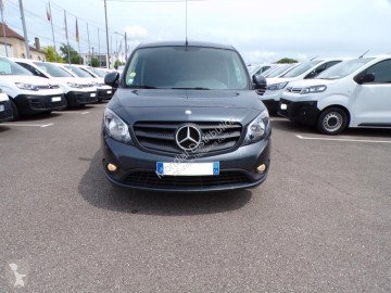 Fourgonnette Mercedes
