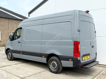 Fourgon utilitaire Mercedes