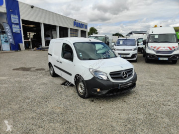 Fourgon utilitaire Mercedes