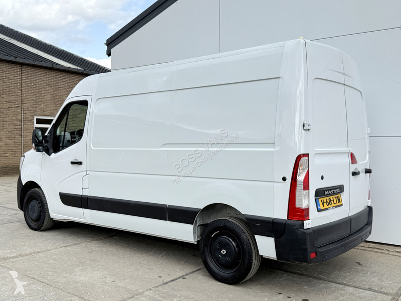 Véhicule utilitaire Renault T33 2.3 DCI 135PK...