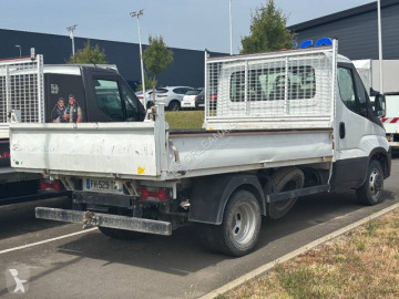 Utilitaire benne standard Iveco