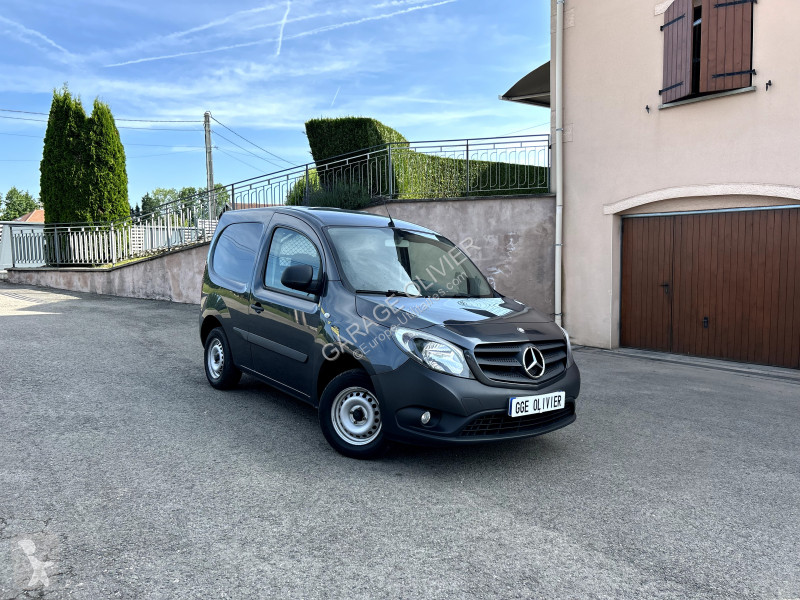 Véhicule utilitaire Mercedes Compact 109 1.5...