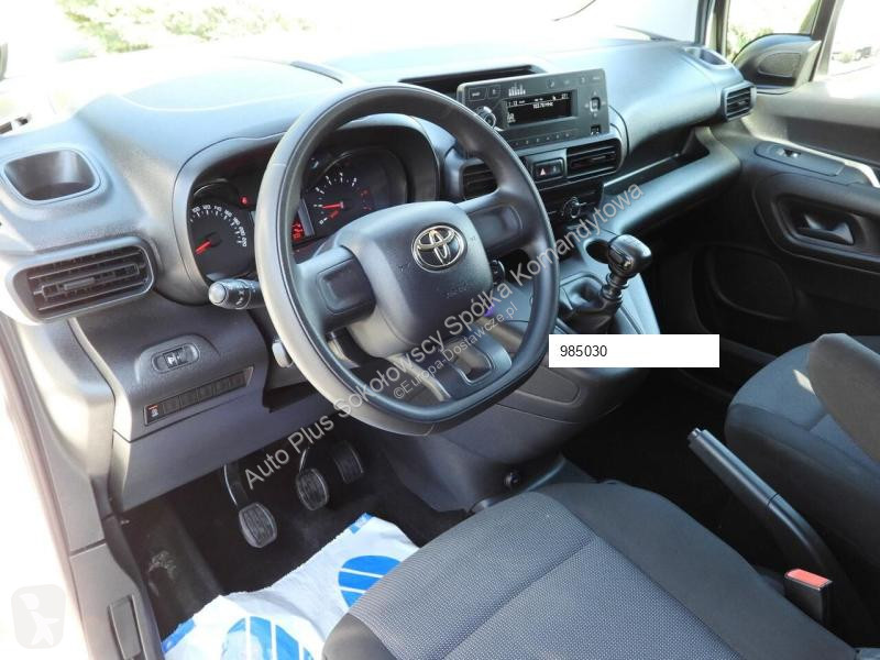 Furgoneta Toyota CITY FURGON CHŁODNIA -15*C...