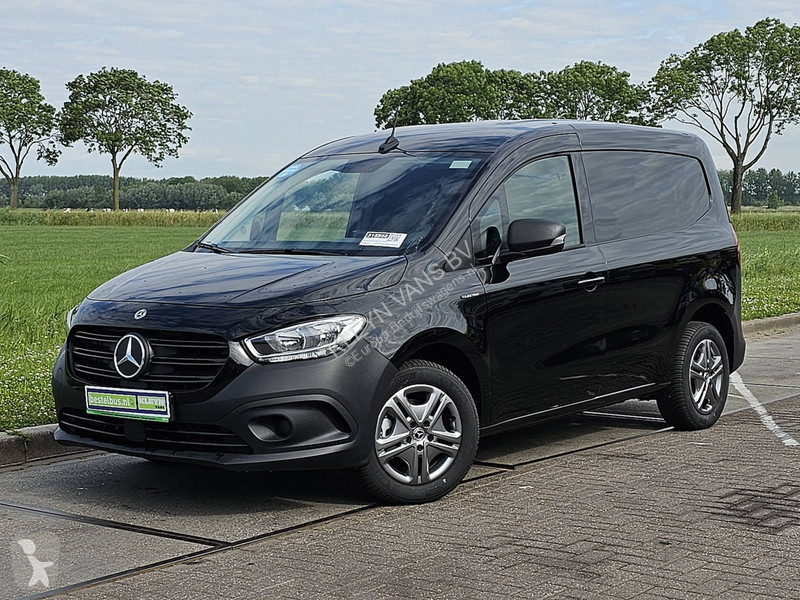 Véhicule utilitaire Mercedes 51kWh Pro...