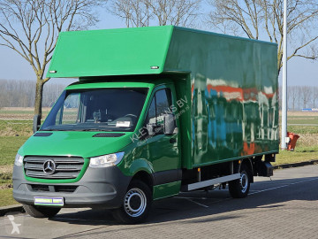Fourgon utilitaire Mercedes