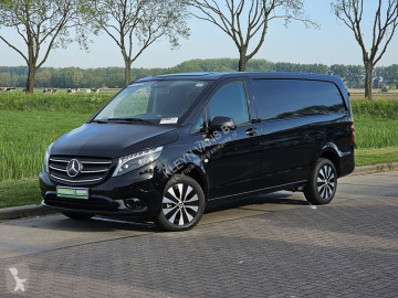 Fourgon utilitaire Mercedes