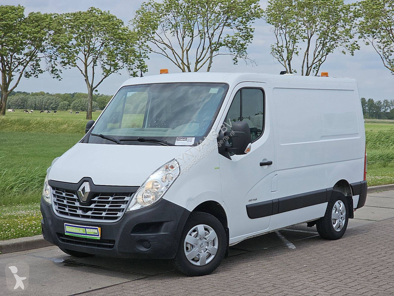 Véhicule utilitaire Renault 2.3 L1H1...