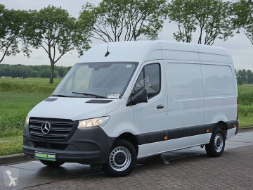 Fourgon utilitaire Mercedes