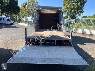 Plataforma con toldo Renault