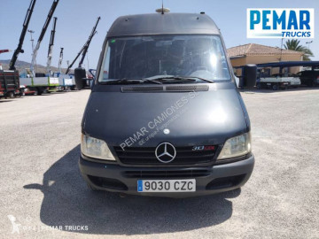 Fourgon long Mercedes