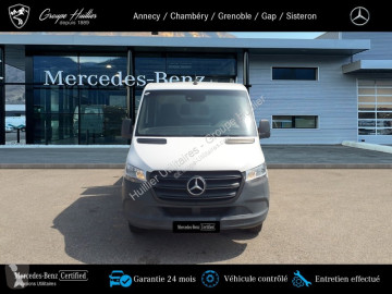 Con volquete Mercedes