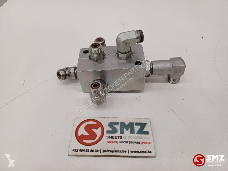 Véhicule utilitaire Caterpillar Hydraulic block...