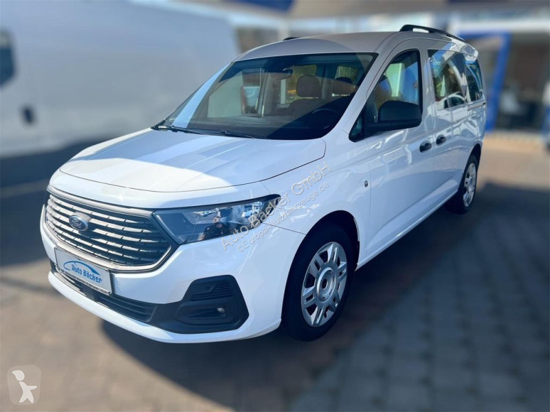 Véhicule utilitaire Ford Grand Trend mit AHK