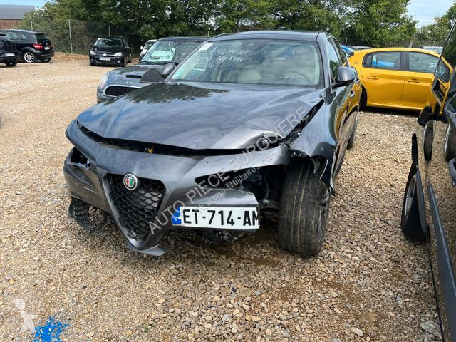 Véhicule utilitaire Alfa-Roméo ROMEO Giulia 2.2...