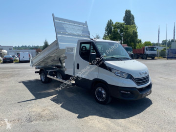 Con volquete Iveco