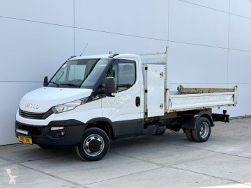 Con volquete Iveco