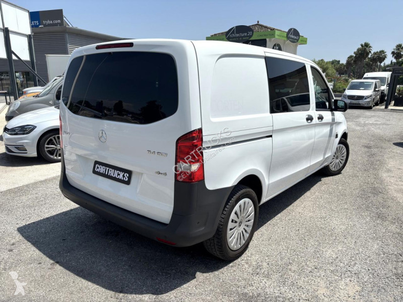 Véhicule utilitaire Mercedes VITO