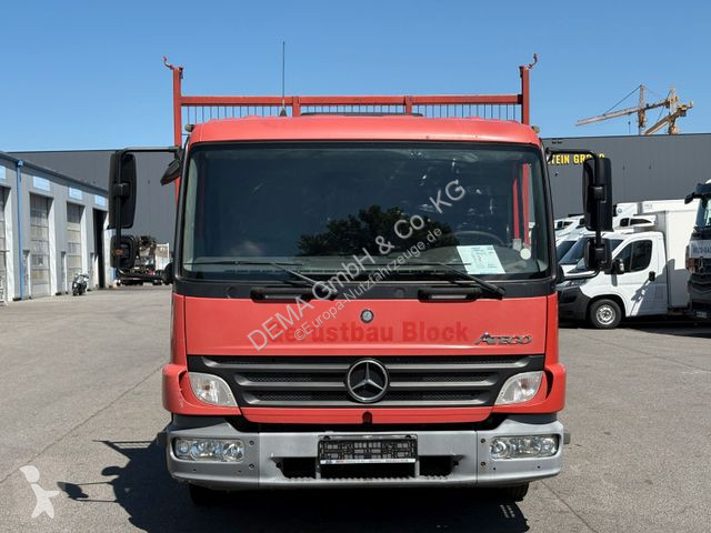 Véhicule utilitaire Mercedes...