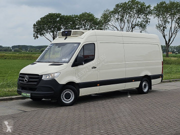 Fourgon utilitaire Mercedes