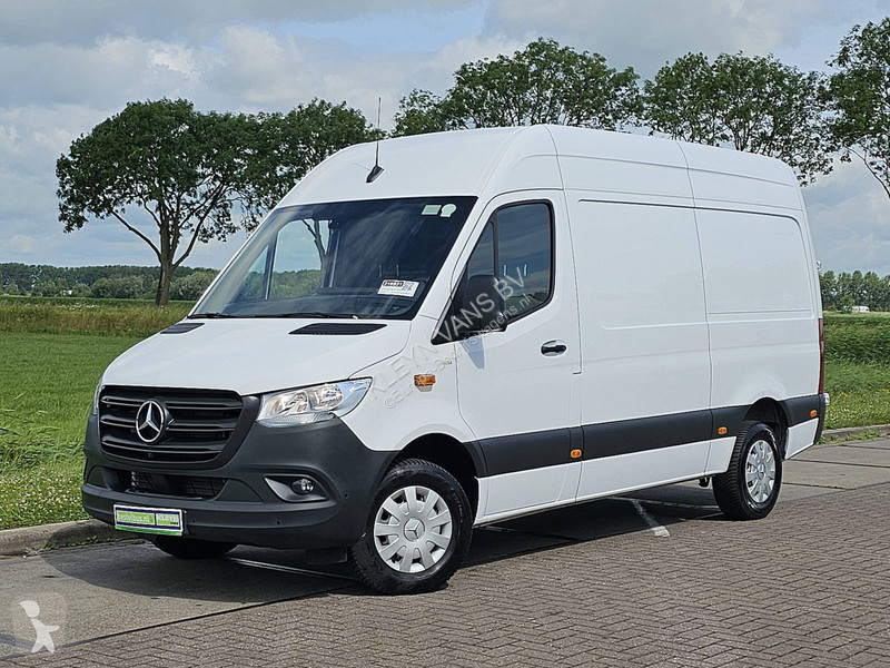 Bedrijfswagen Mercedes 317 L2H2 Navi Mbux