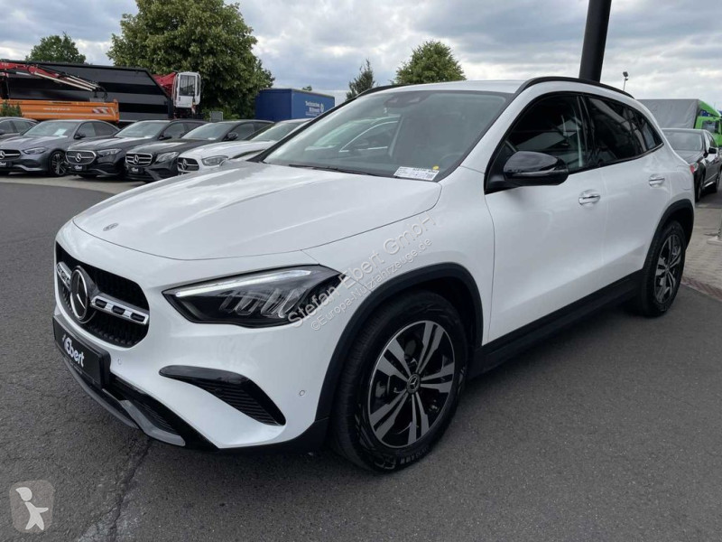 Véhicule utilitaire Mercedes GLA 4M 8G...