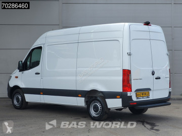 Fourgon utilitaire Mercedes