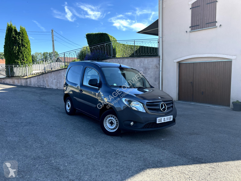 Véhicule utilitaire Mercedes Compact 109 1.5...