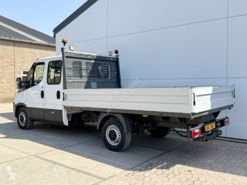 Utilitaire plateau Iveco