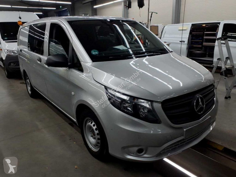 Véhicule utilitaire Mercedes 114 CDI Mixto...