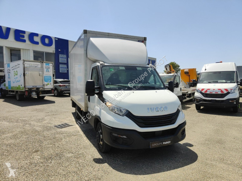 Véhicule utilitaire Iveco 35C16H3.0 empattement...