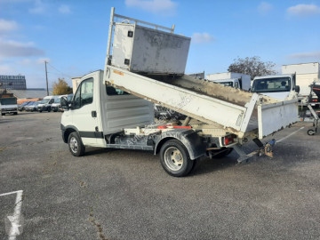 Con volquete Iveco nueva