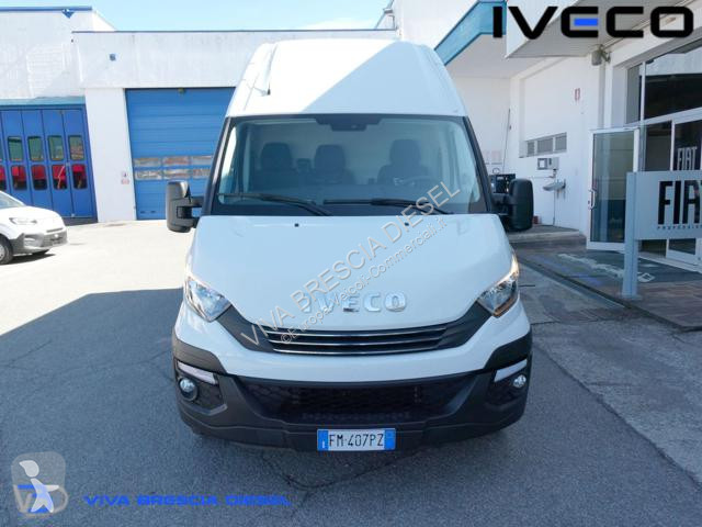 Veículo utilitário Iveco DAILY