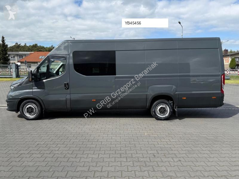 Furgoneta Iveco 35S18 Hi-Matic L4H2 Brygadówka