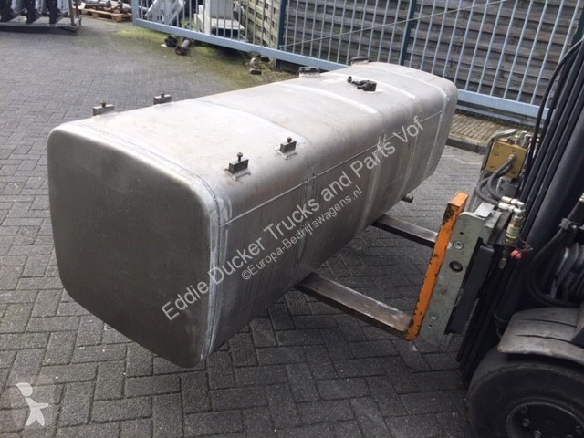 Furgoneta MAN 1100 LITER UEL TANK 240X70X70 CM