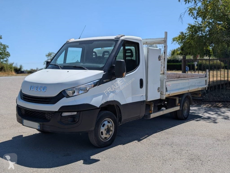 Véhicule utilitaire Iveco 35-12