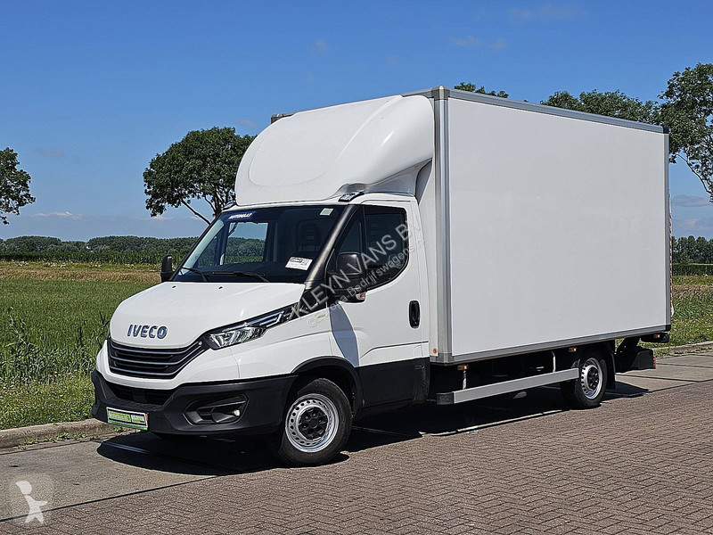 Véhicule utilitaire Iveco 35S14 ac...