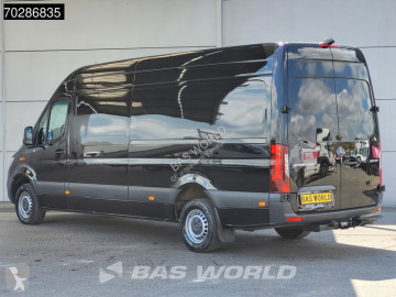 Fourgon utilitaire Mercedes