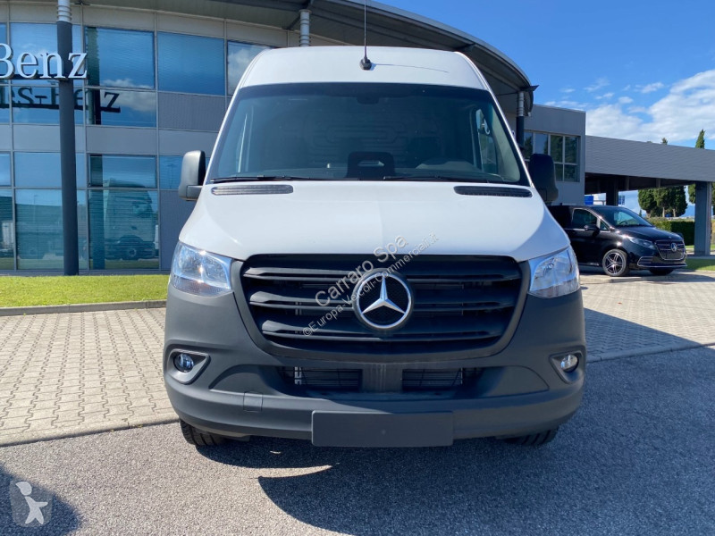 Autoutilitară Mercedes Furgone Traz. Post