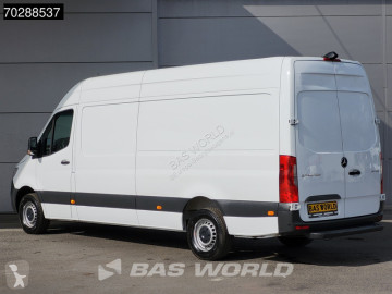 Fourgon utilitaire Mercedes