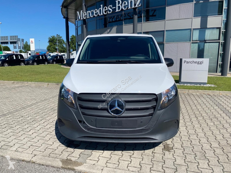 Véhicule utilitaire Mercedes Furgone