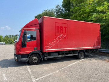 Utilitară cu prelată şi obloane Iveco