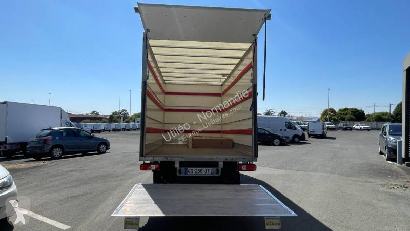 Véhicule utilitaire Iveco