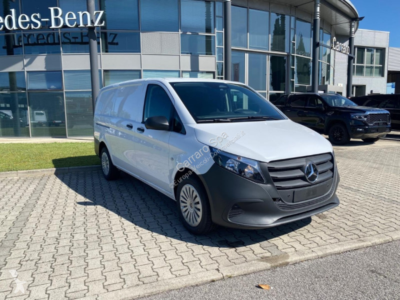 Véhicule utilitaire Mercedes Furgone