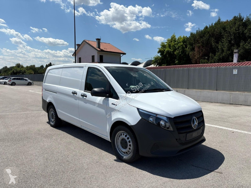 Véhicule utilitaire Mercedes Furgone