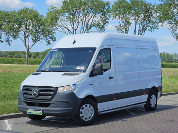 Fourgon utilitaire Mercedes