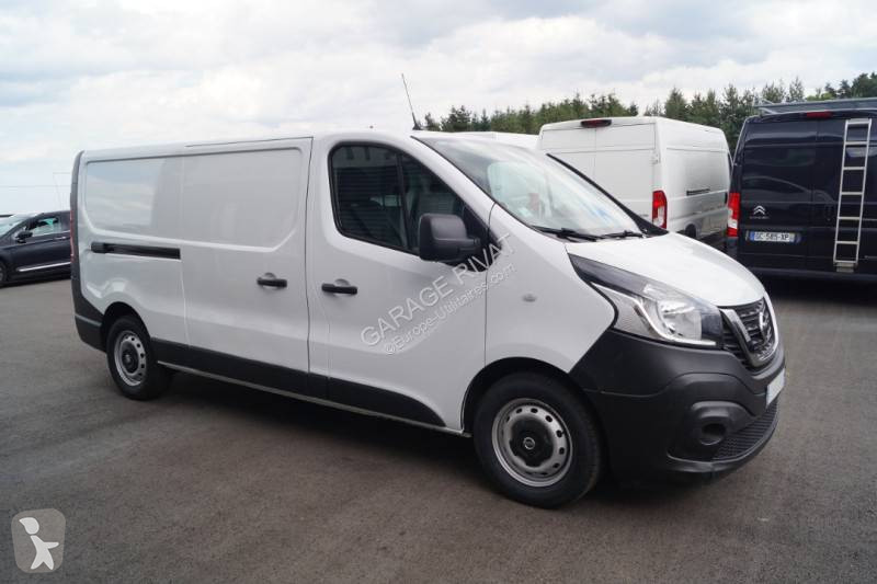 Véhicule utilitaire Nissan