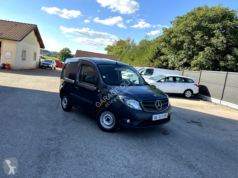 Véhicule utilitaire Mercedes Compact 109 1.5...